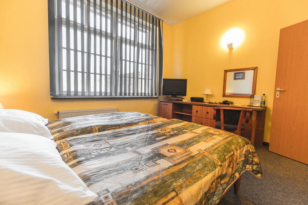 שצ'צ'ין Hotel Rycerski מראה חיצוני תמונה