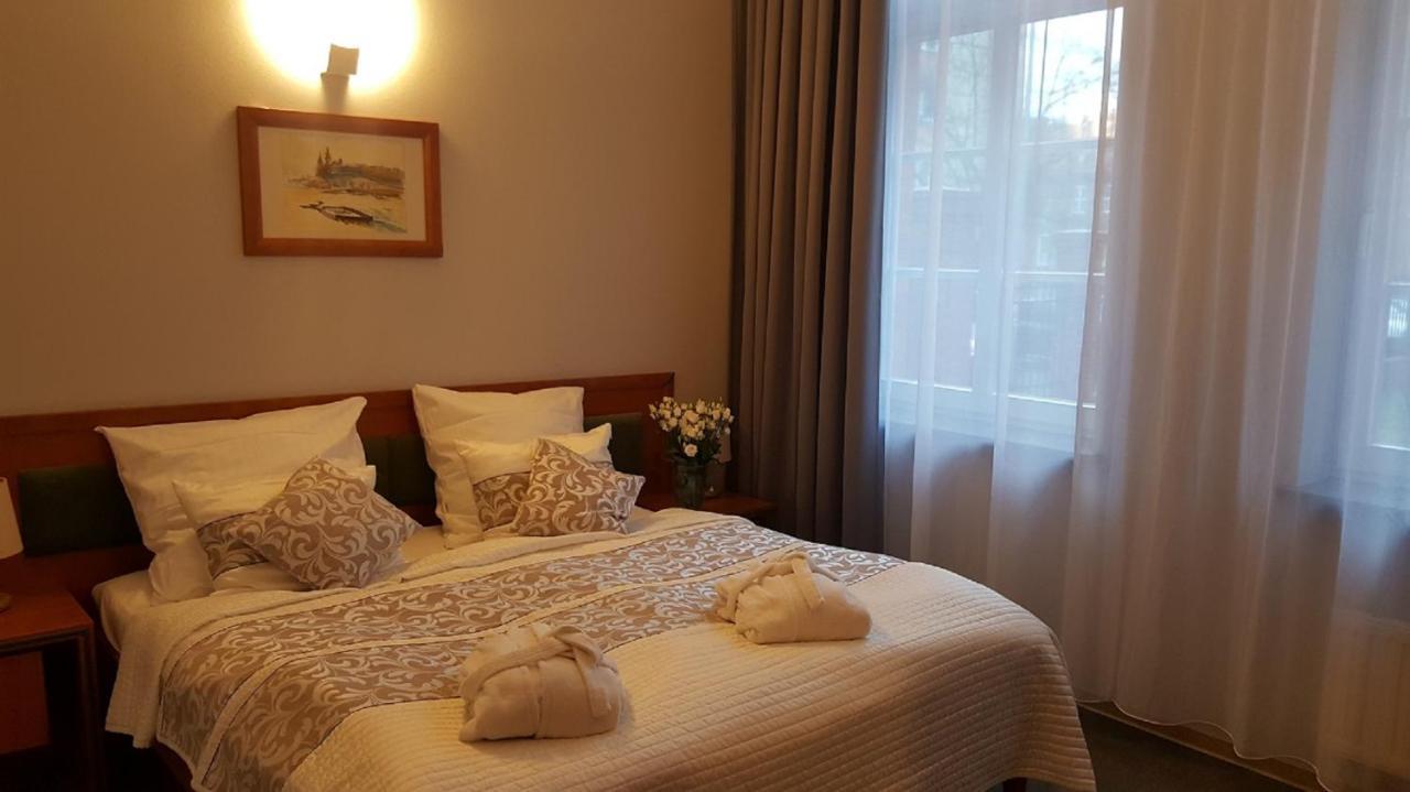שצ'צ'ין Hotel Rycerski מראה חיצוני תמונה
