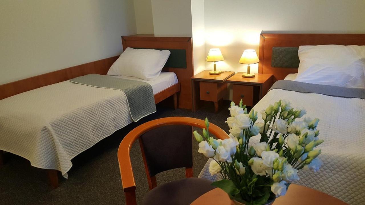 שצ'צ'ין Hotel Rycerski מראה חיצוני תמונה